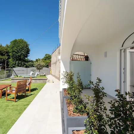 לינה וארוחת בוקר La Minucciola Capri